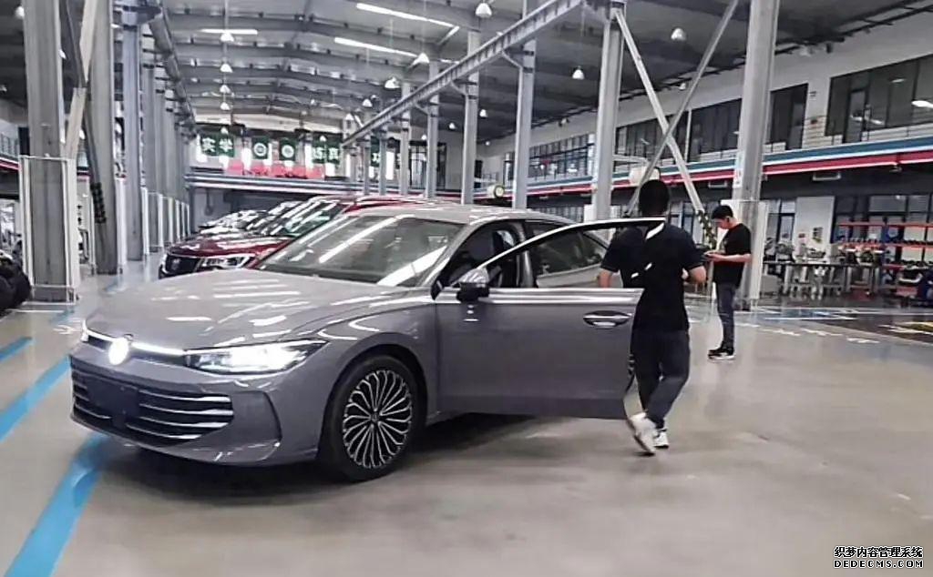 帕萨特新领驭1.8T_帕萨特新款_新帕萨特