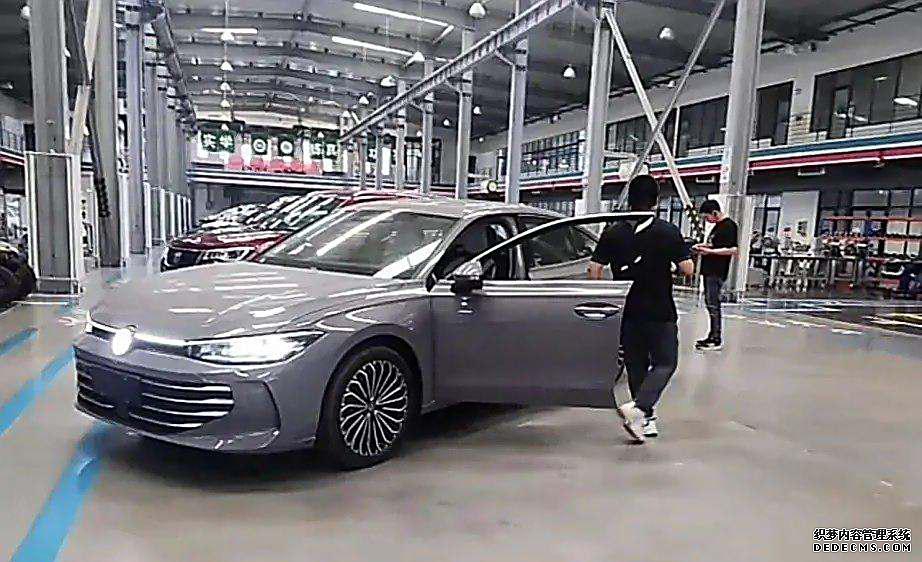 全新帕萨特_全新帕萨特油箱多少升_全新帕萨特档位介绍视频