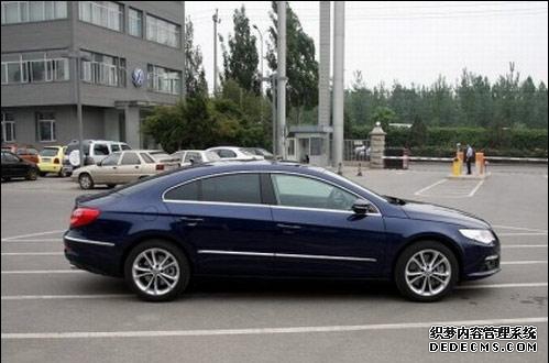 进口2.0T 轮毂式样相同